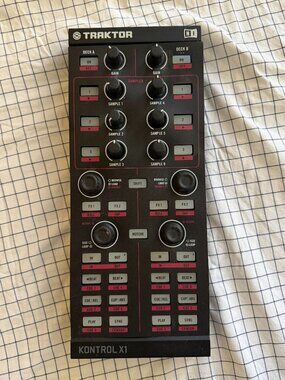 Native Instruments Traktor Kontrol X1 DJ Controller w/ Cover sheet - WORKING